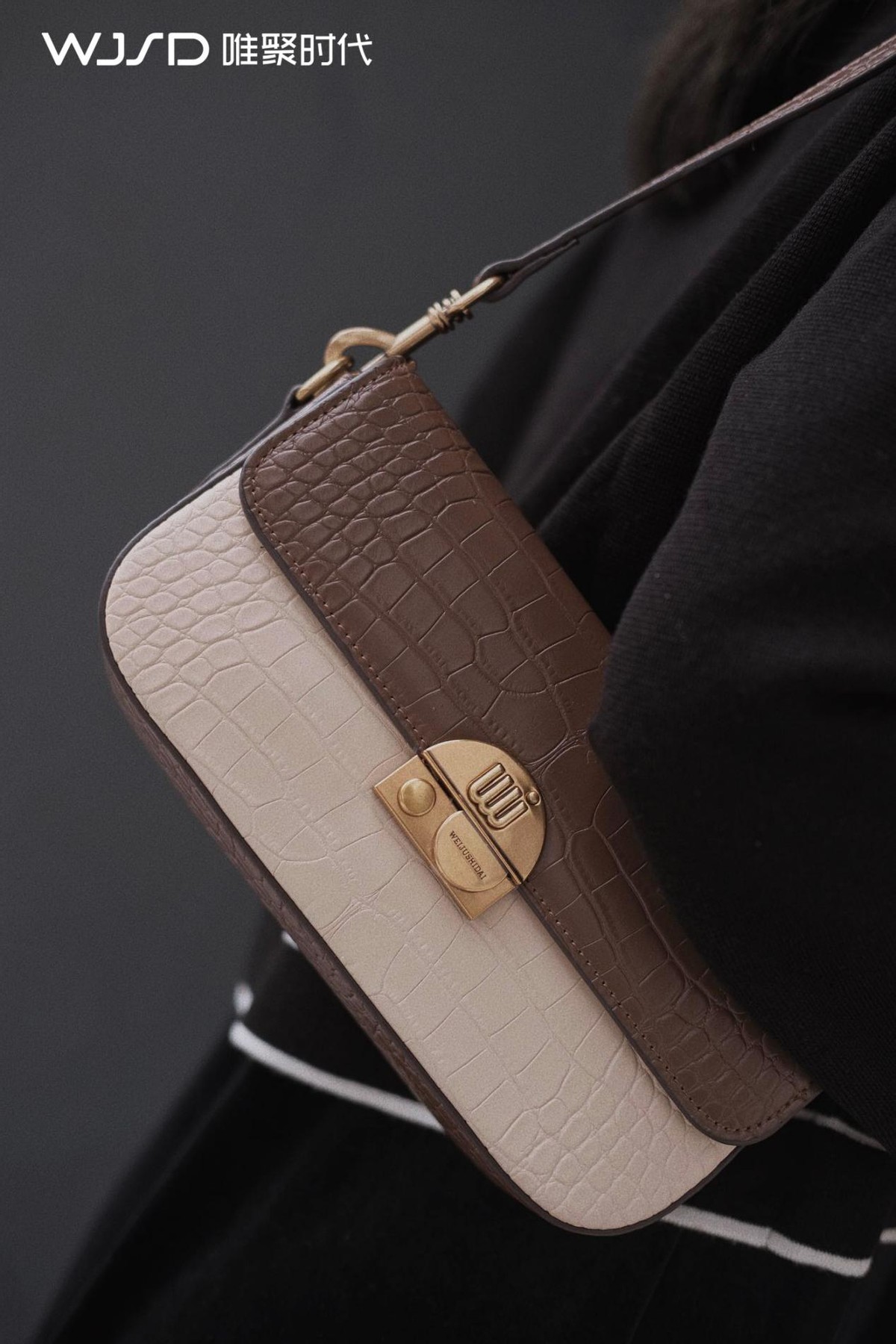 唯聚时代-打造女性的大衣橱