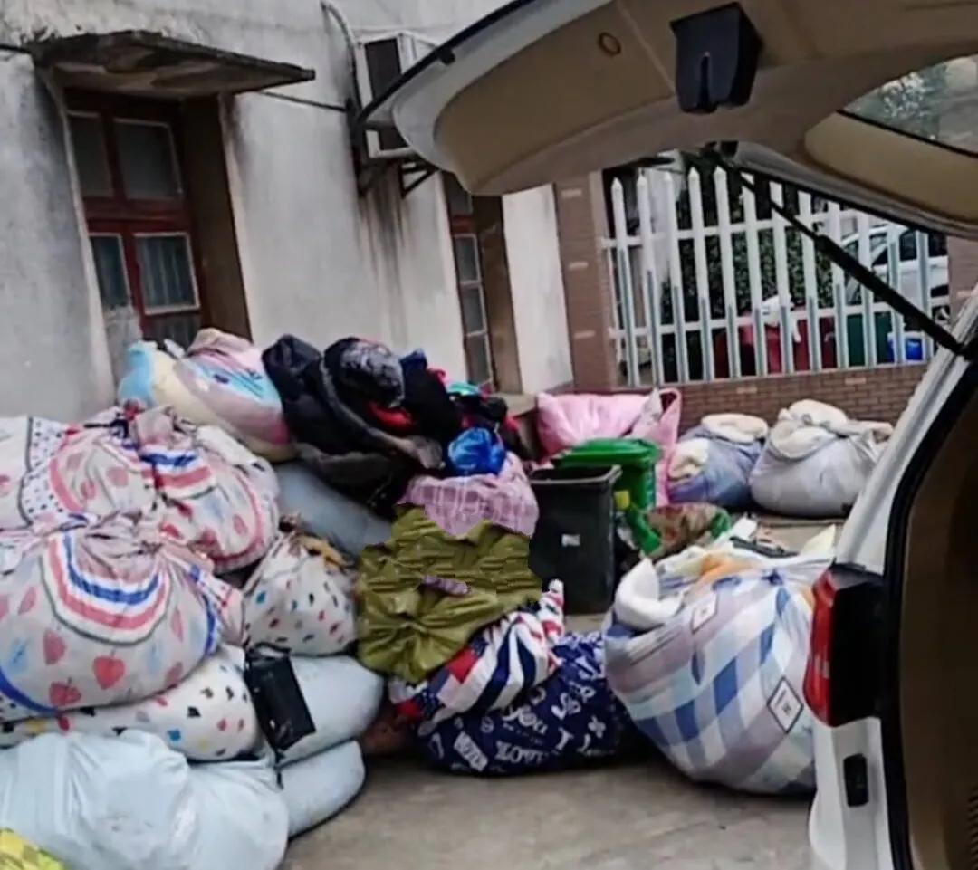 废旧衣服回收价格表和图片,回收旧衣服冷知识