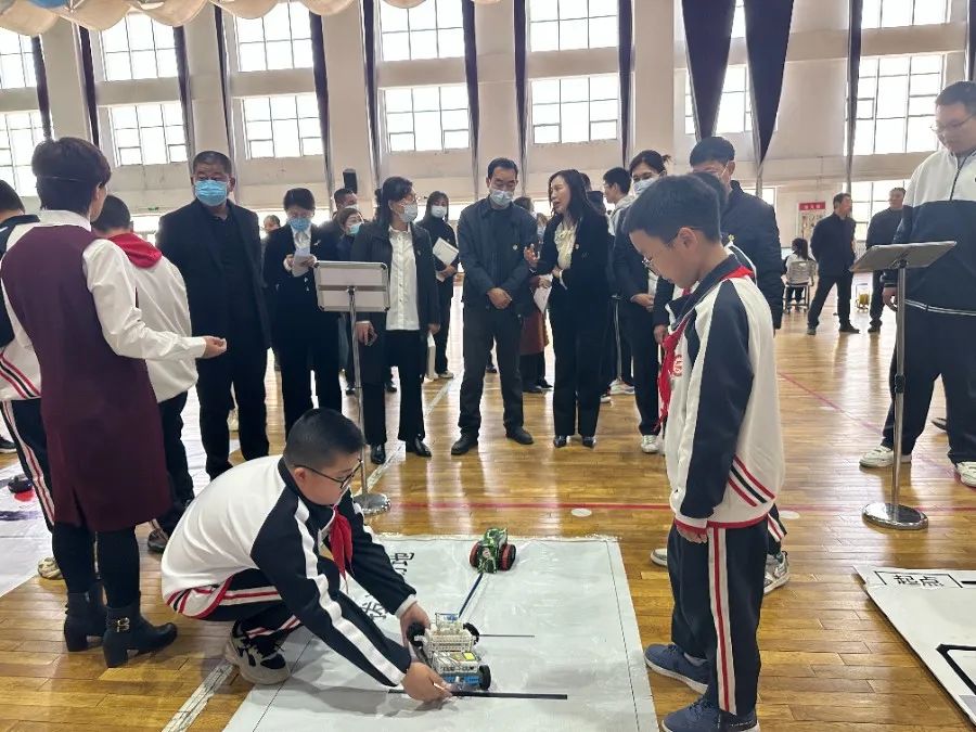 加强教育信息化,加强信息化建设提高管理质量