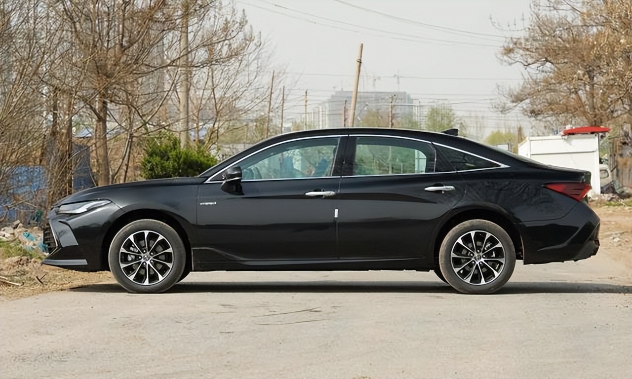 丰田亚洲龙混动车主真实感受,丰田亚洲龙2.5l油耗车主真实油耗