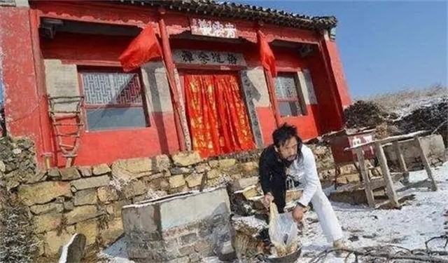 那个相信龙真实存在,离家出走上山寻龙17年的道长,现状如何?