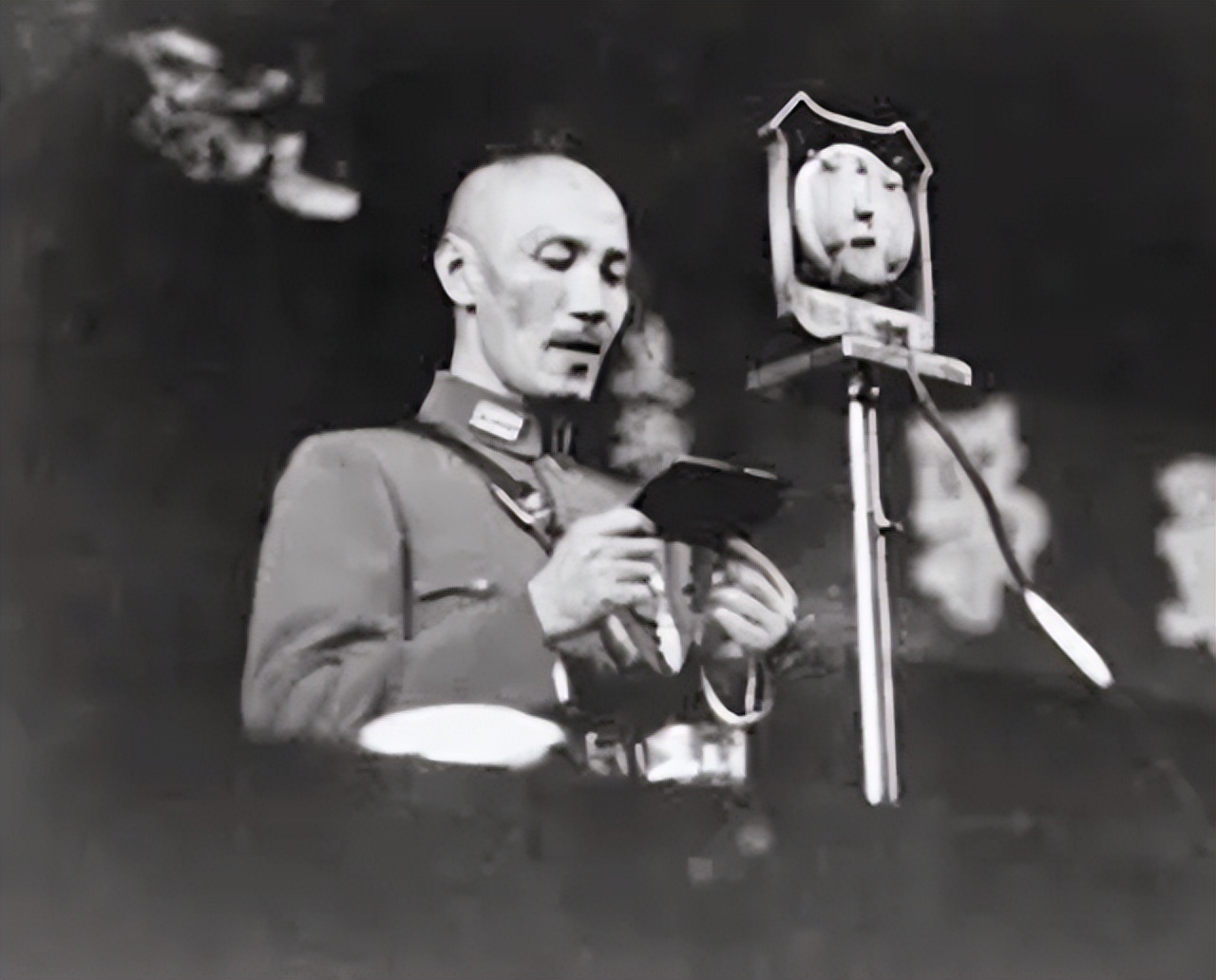 老蒋晚年坦言：败逃台湾无悔，此生最大不甘，是听了斯大林此言