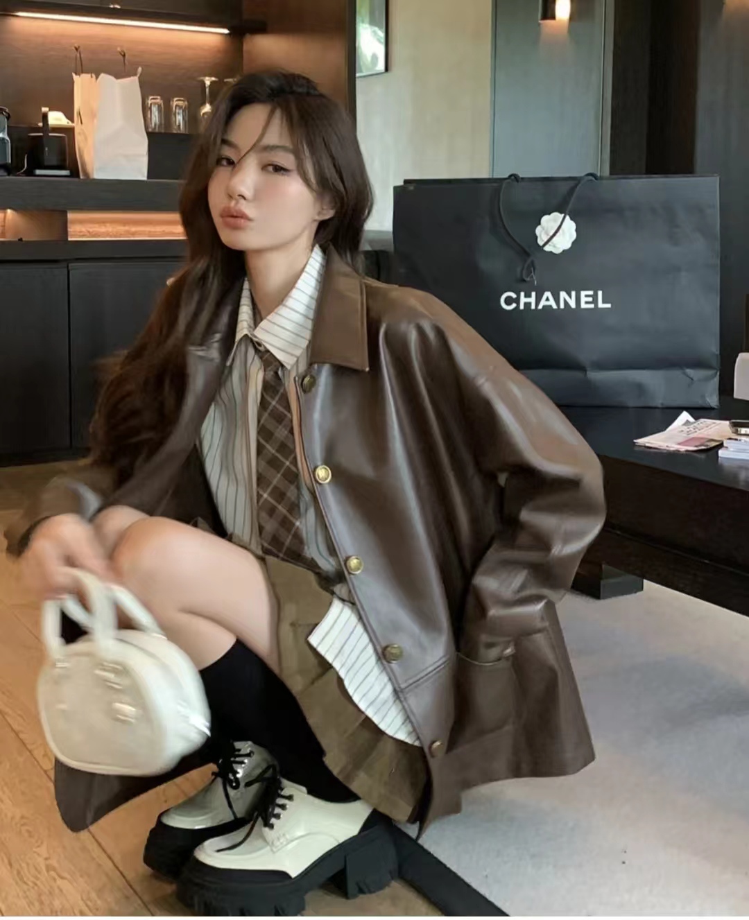 皮衣怎么搭配衣服女秋冬,2020洋气套装皮衣