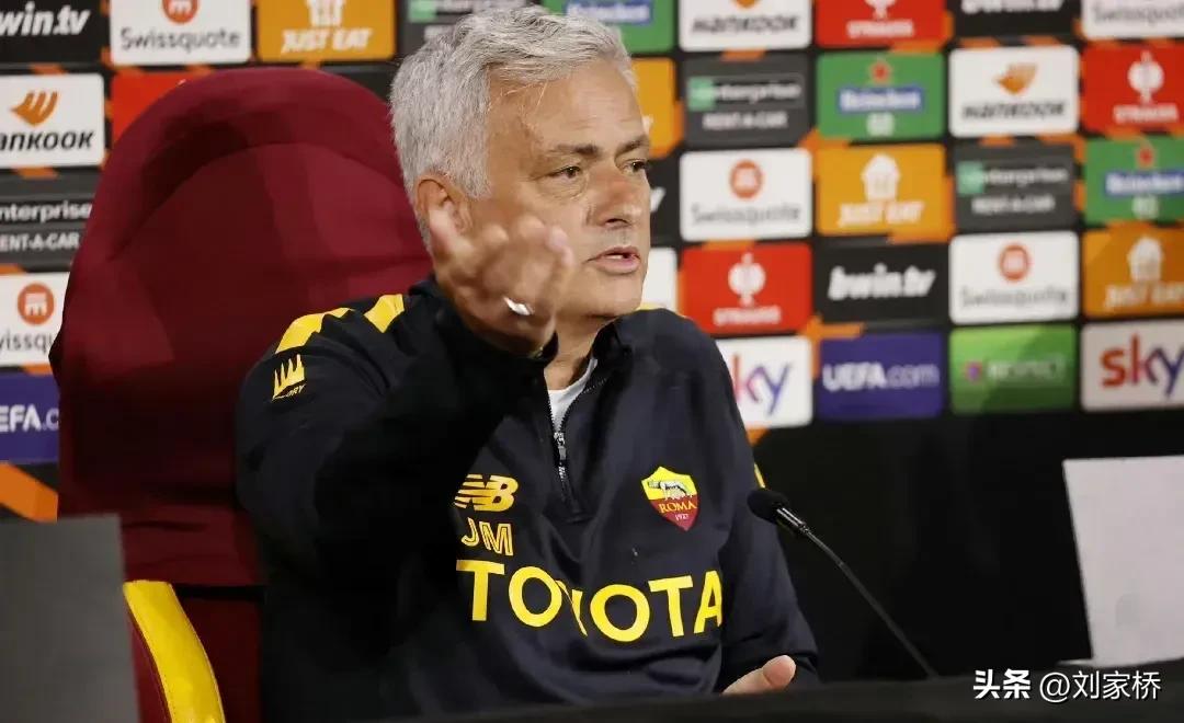 罗马穆里尼奥受欢迎,罗马穆里尼奥和曼奇尼