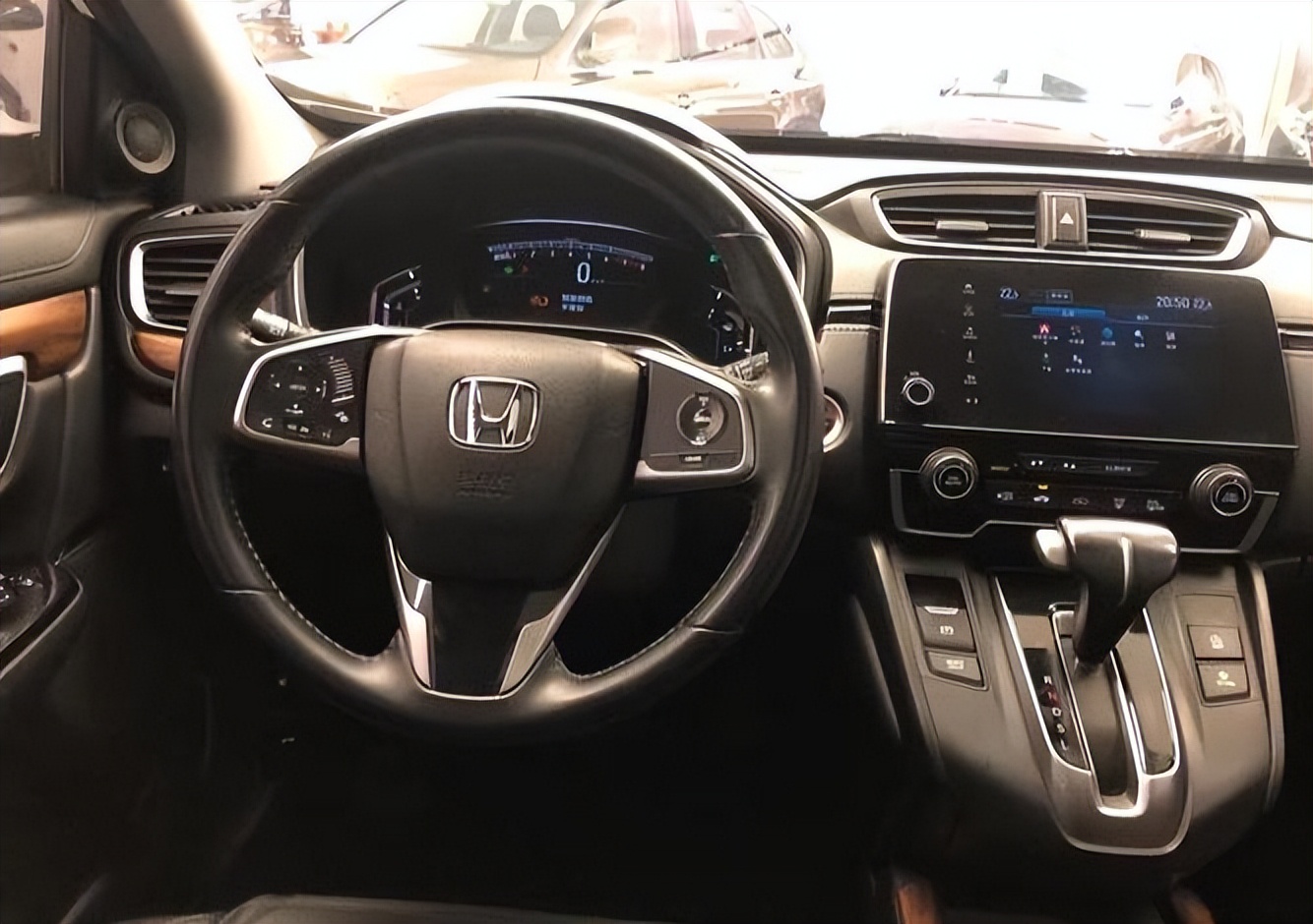 奇骏和crv哪个更值得购买呢,丰田rav4和本田crv和奇骏选哪款好