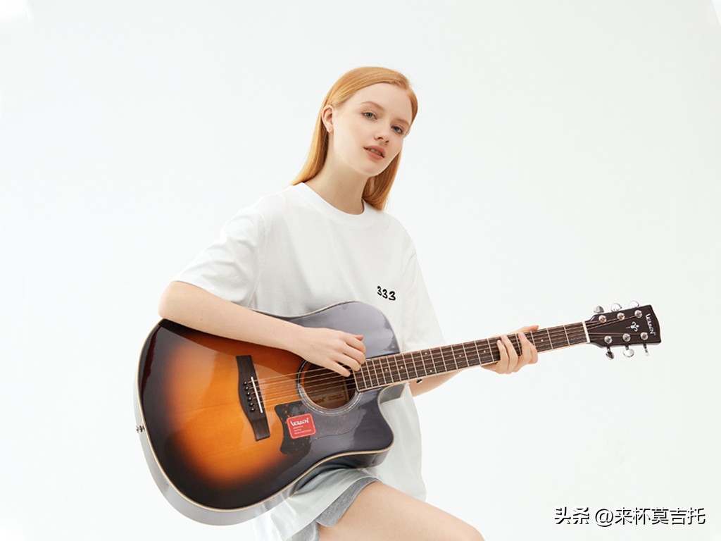 民谣吉他初学者选购吉他价位,2-3千元的民谣吉他如何选购