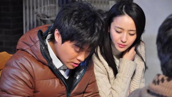 佟丽娅:父亲让她卑微,婚后容忍老公出轨,离婚后勇敢做自己