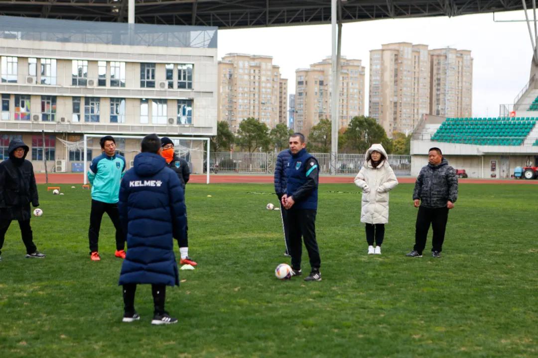 如皋少儿足球培训,如皋校园足球精英训练营