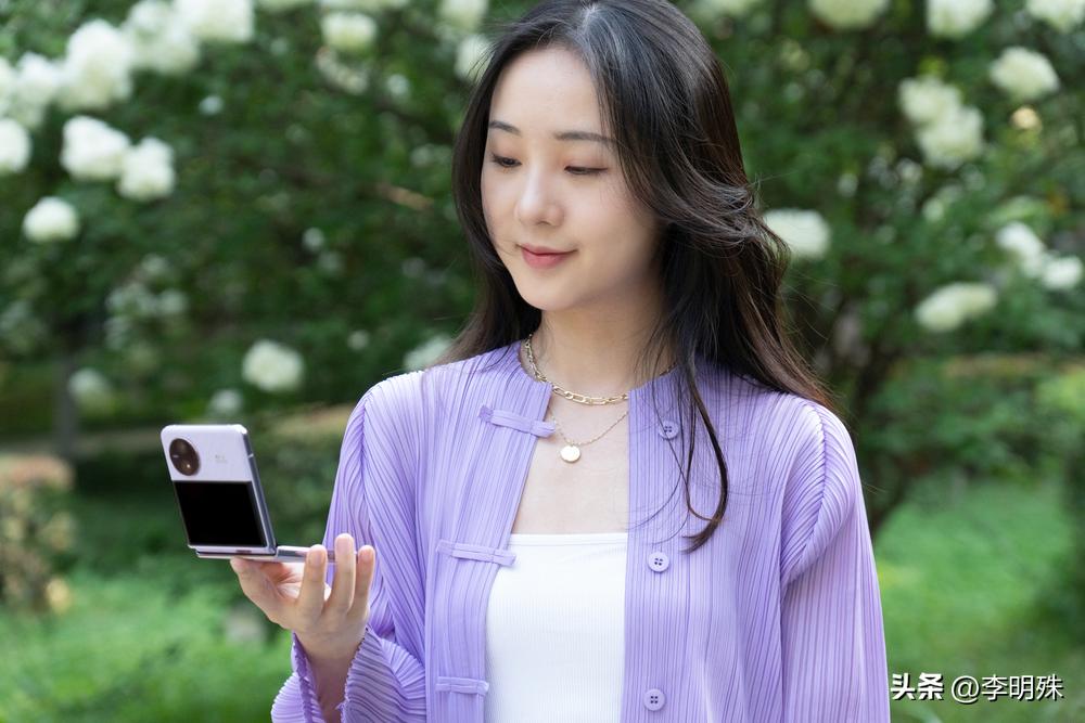 为什么竖折几乎用的都是中端配置,竖折真的是“美丽小废物”吗?