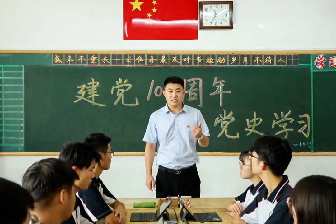 深耕“求真”教育，彰显先锋力量——品牌*党**员张新强