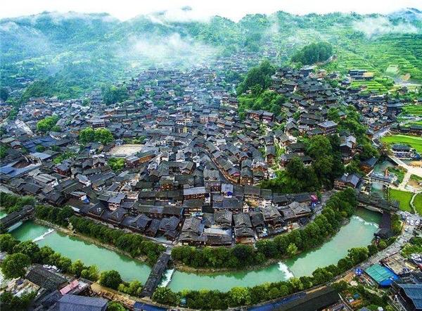 贵州千户苗寨大妈跳舞,贵州千户苗寨真实视频