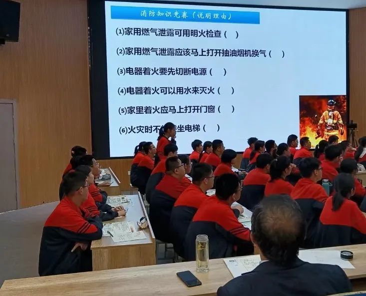 课堂示范首课融合——肥城市龙山中学开展示范课展示活动