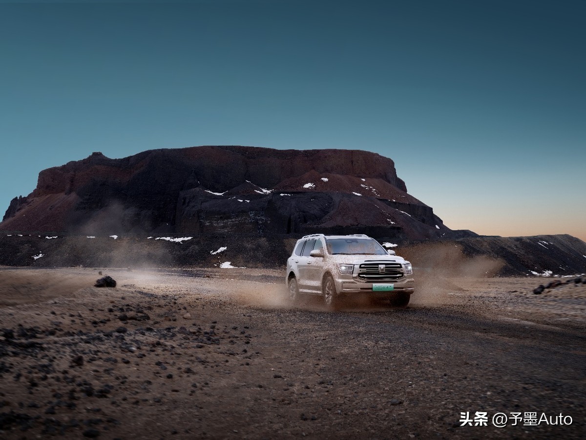 坦克500hi4-t黑武士对比劳斯莱斯,全新坦克500hi4-t落地