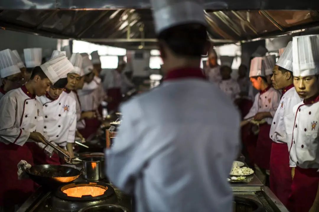 蓝翔校长前妻回应女儿举报,蓝翔校长前妻事件始末