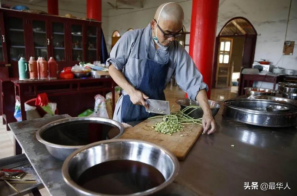 弘一法师抛妻弃子出家是不是不孝,史国良抛妻弃子出家的头条文章