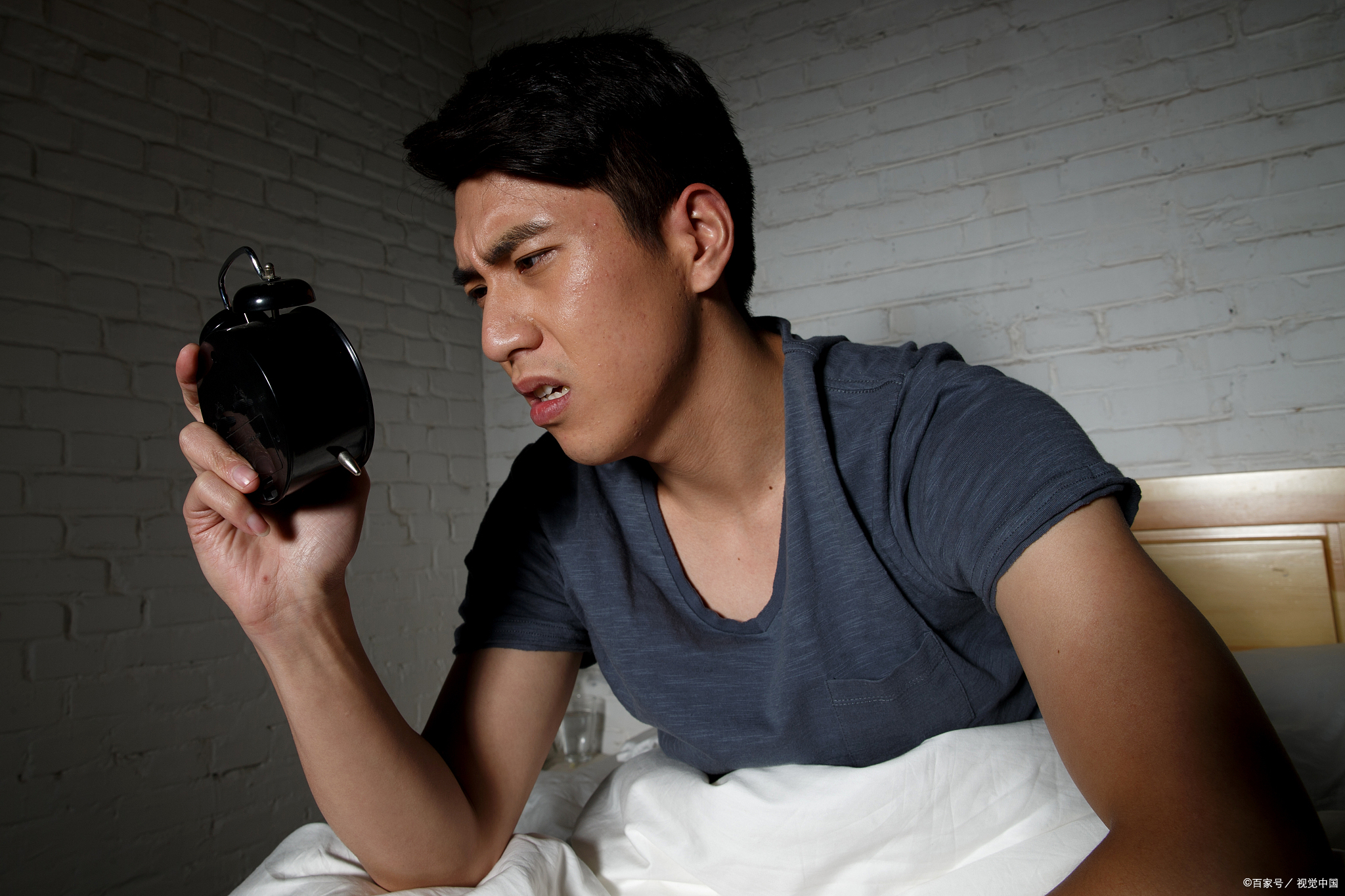 护肝促进睡眠的中药,哪一味药泡水养肝护肝治失眠