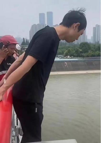 鐙傞噹瓒崇悆姘涘洿,鐙傞噹瓒崇悆