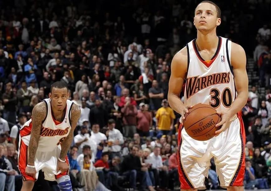 库里被低估纪录片多长,库里跌落神坛又重回巅峰的故事