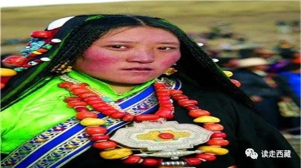 西藏那曲畜产品展销 (西藏那曲畜产品展销场航拍)