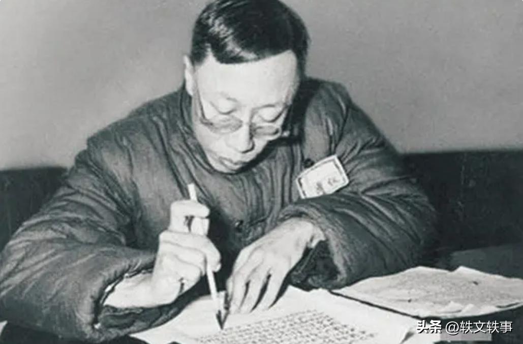 溥仪被赶出紫禁城末代皇帝,清朝末代皇帝溥仪沦为平民