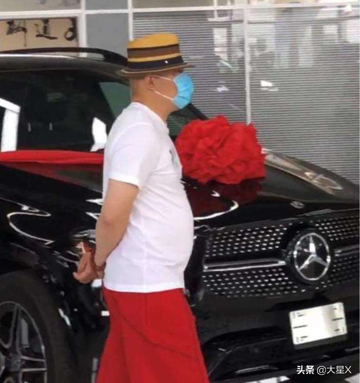 赵本山的现状和生活状况,离开春晚21年了的赵本山现况如何