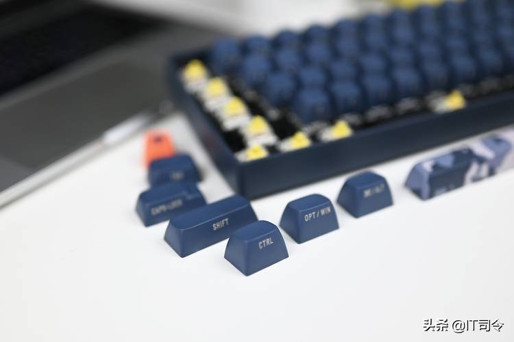 洛斐小翘键盘值不值得购买,lofree洛斐小翘暗夜蓝键盘测评