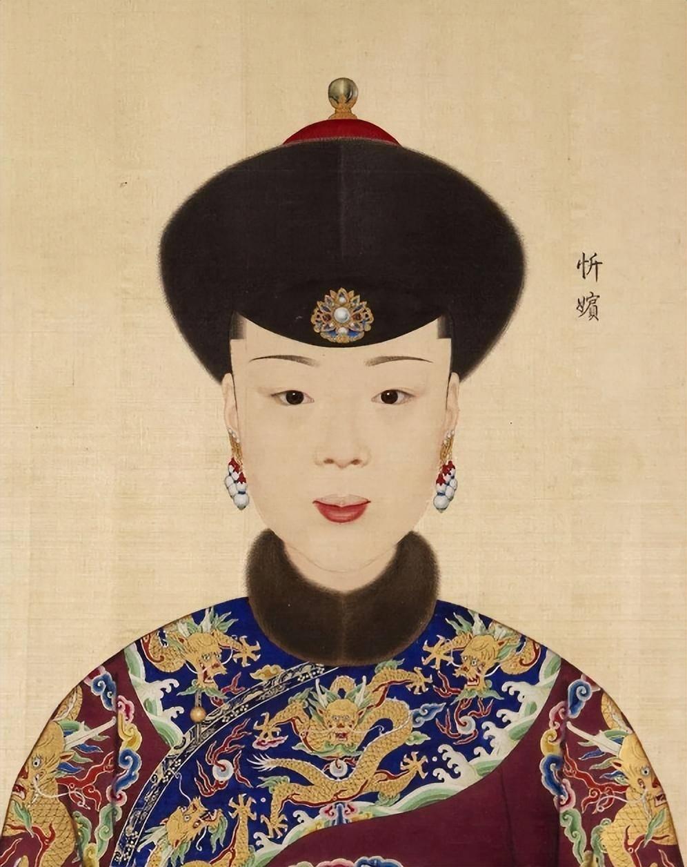 变态的纳粹德国，*光脱**犹太人女人衣服，集体*杀屠**!2