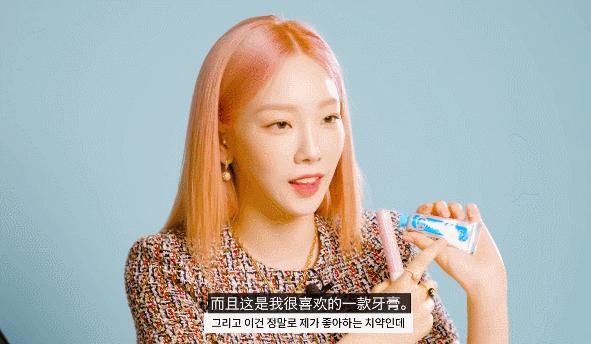 突袭明星翻包,女明星突袭各种现场