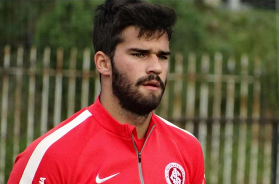 巴西vs韩国前瞻，桑巴军团左路危机？弗雷德或客串左后卫