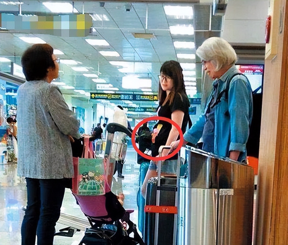 “爷孙恋”婚后现状：与全家决裂，嫁大40岁老公，怀孕后就后悔了