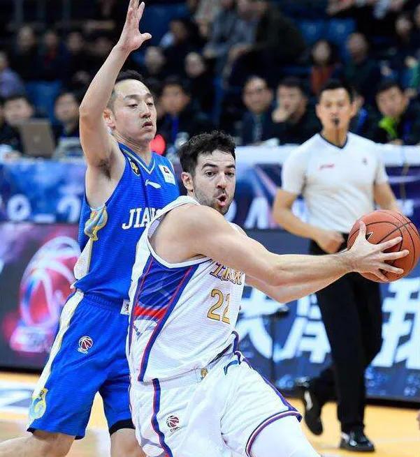 21-22天津男篮外援情况,为什么天津男篮可以使用双外援
