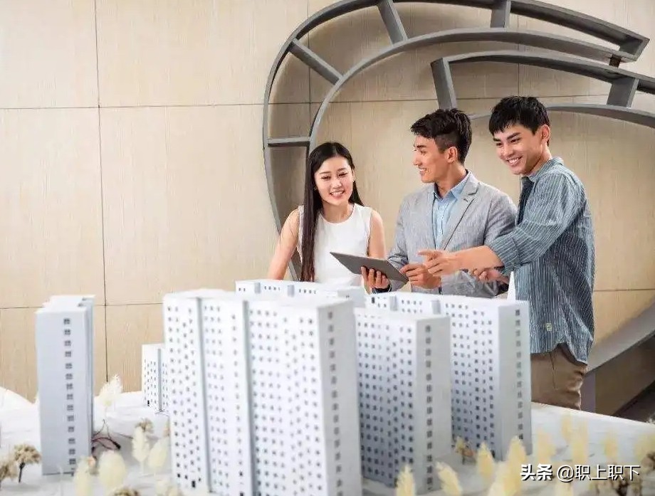 如何看待名校毕业生涌入小县城,大量985毕业生涌入县城意味着什么