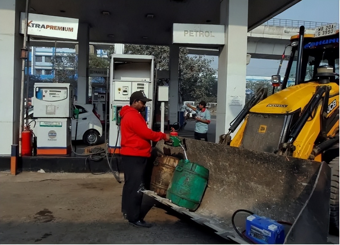 印度放弃使用卢比购买俄罗斯石油,印度买俄罗斯的石油怎么输送