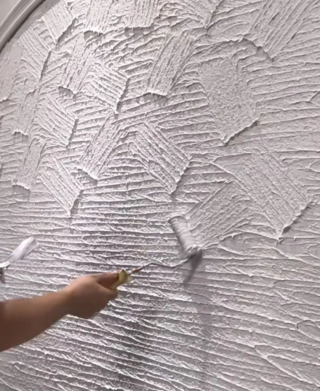 稻草泥漆和乳胶漆哪个划算,乳胶漆跟稻草漆施工工艺一样吗