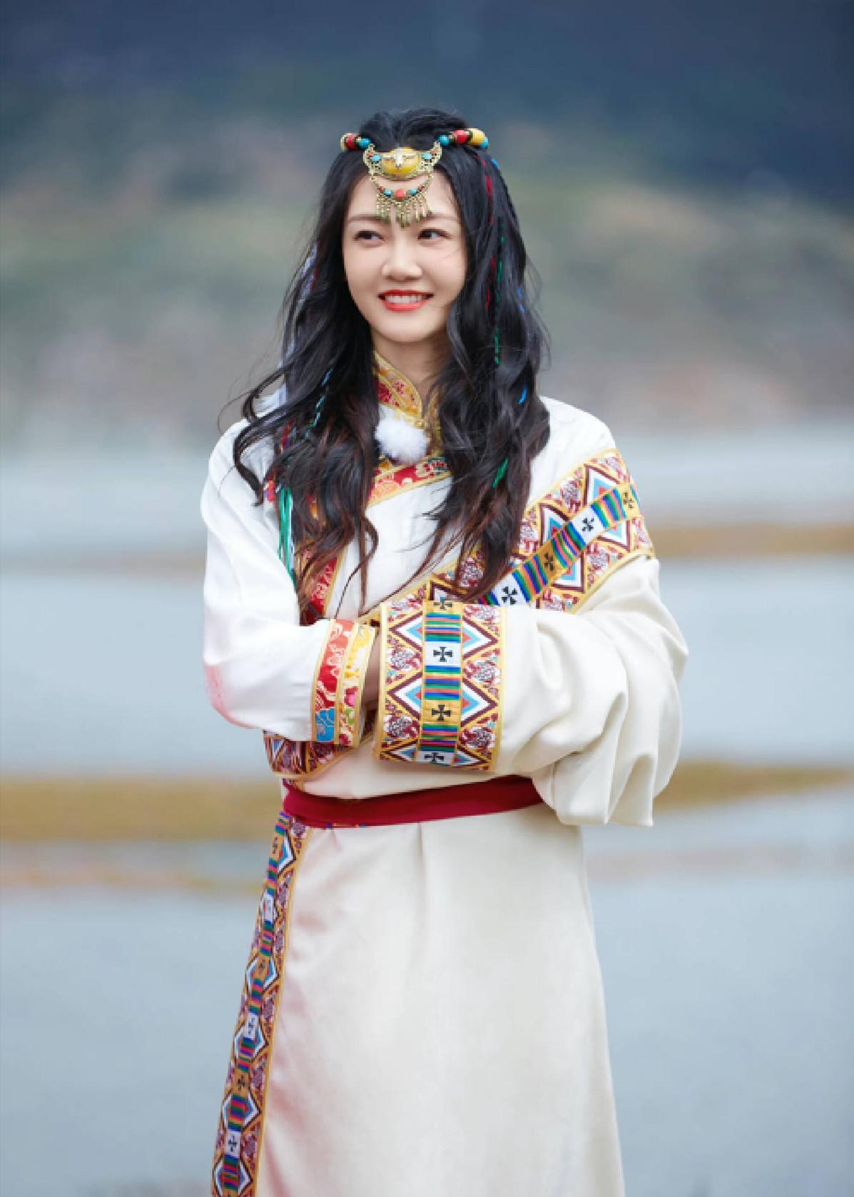 郑恺前任三备胎反击战,郑恺前任3一山更比一山高