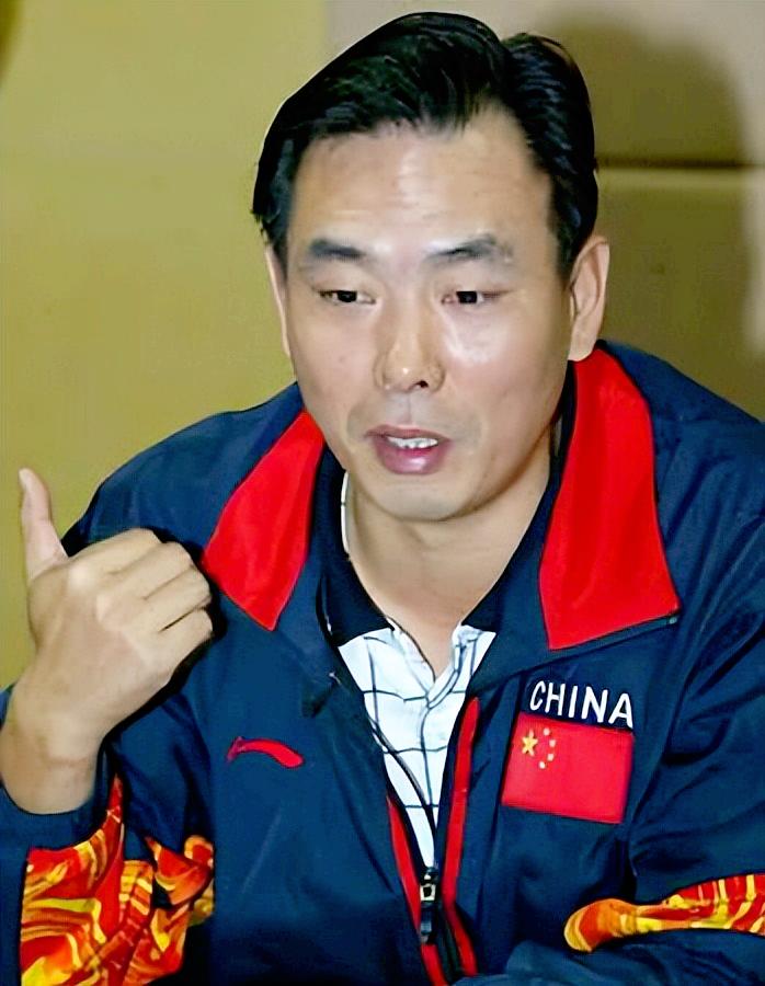 乒坛名帅蔡振华：曾向朋友借房住，儿子是当红男星