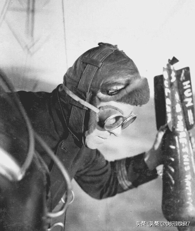 日军*行暴**照片，女子脱衣服让日本人拍摄被*辱侮**致死，惨死野外