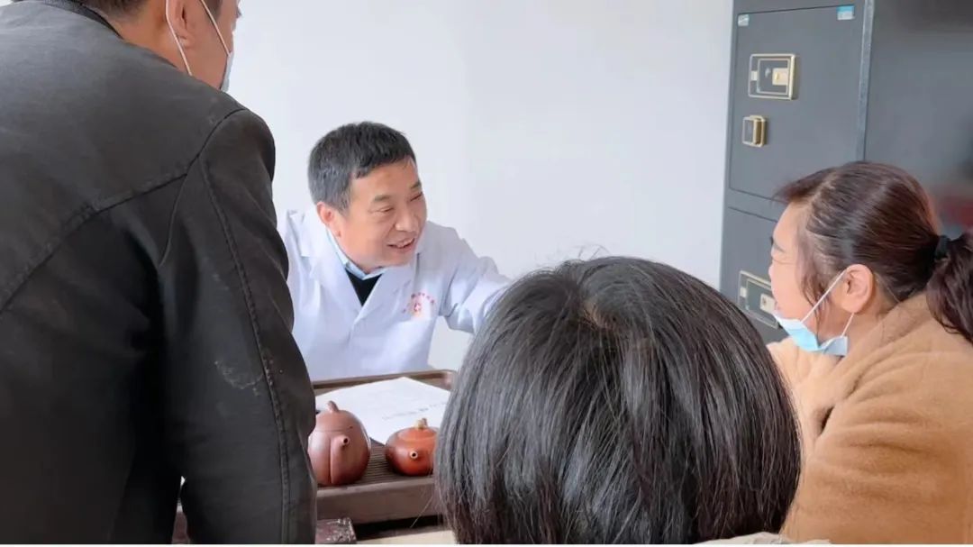 秦旭东老中医,秦旭东中医医院