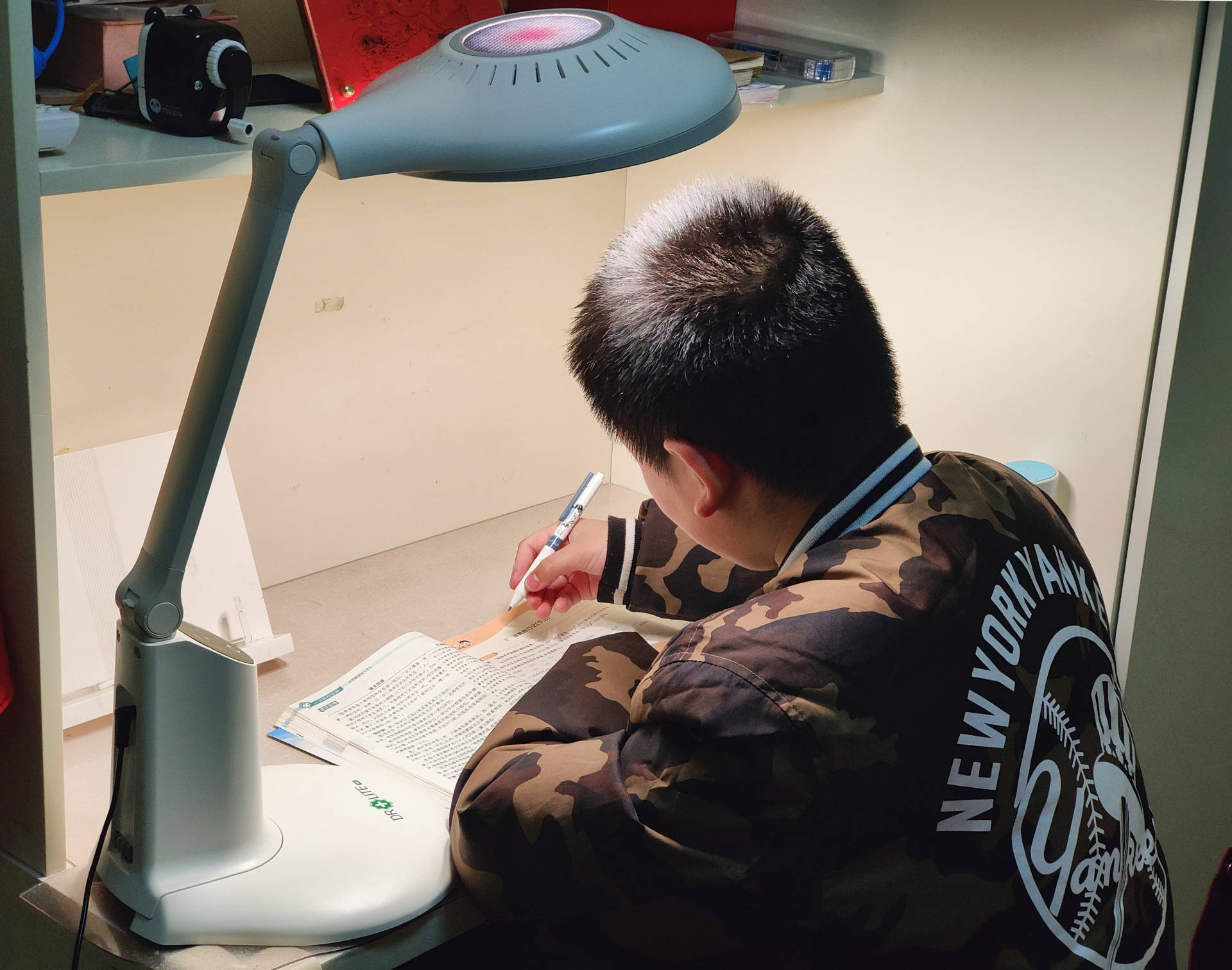 哪个牌子护眼灯孩子用最好,哪款护眼灯最适合孩子测评