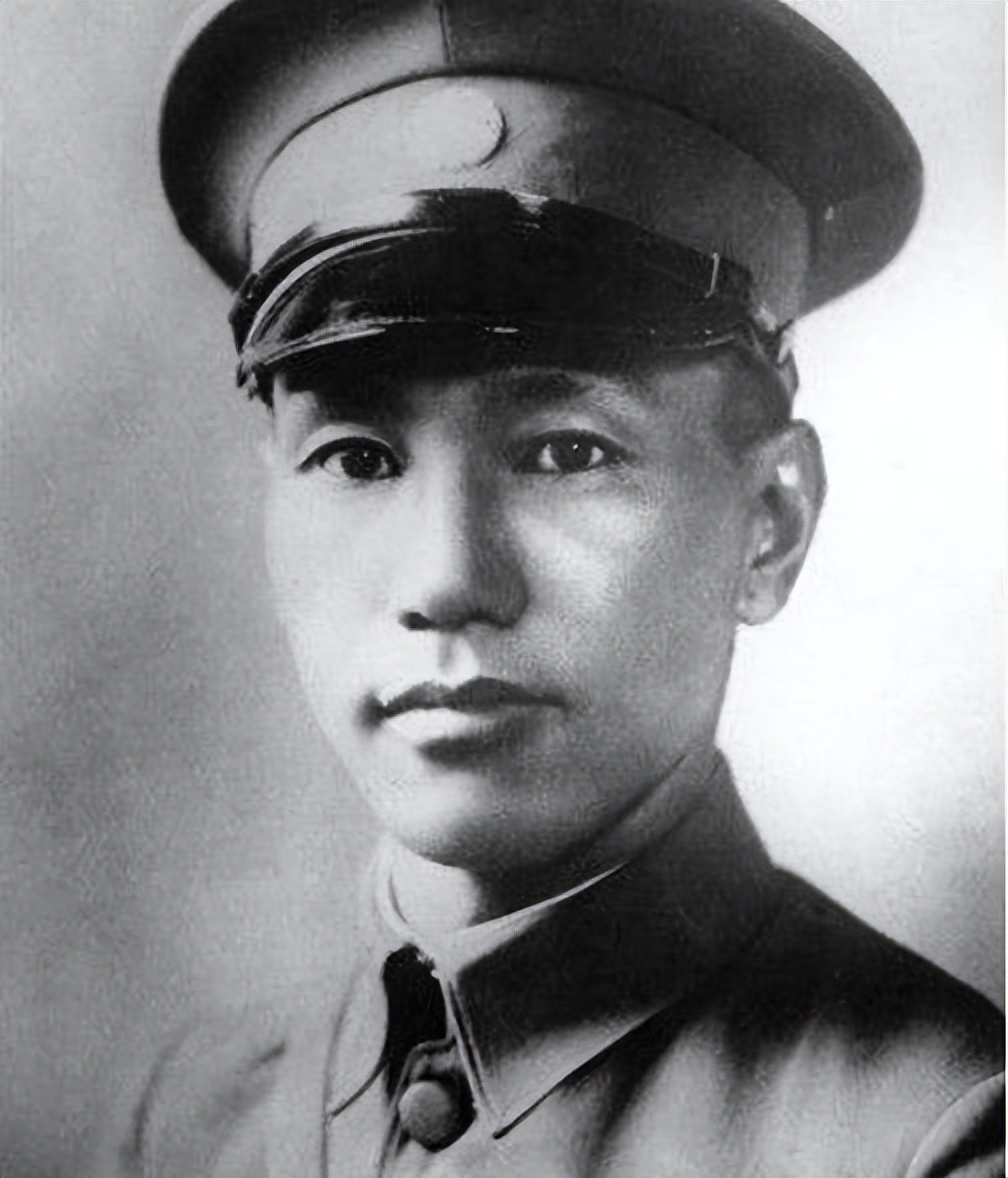 陈赓当选候补委员,问毛主席:候谁的补?旁人回答让大家捧腹大笑