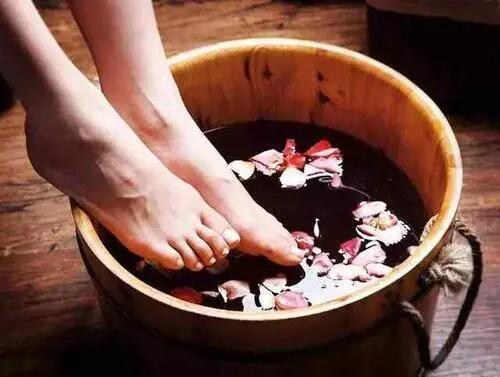 孕妇小腿抽筋怎么办快速缓解,孕妇小腿抽筋的原因和解决办法