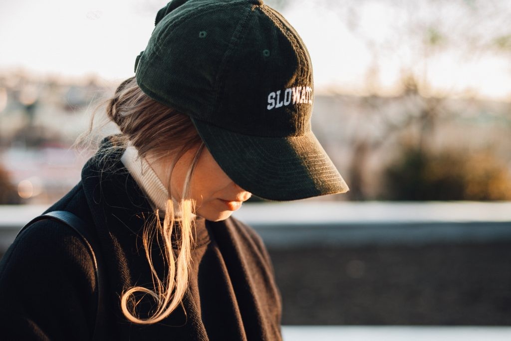 哪种人适合戴长帽子,一个戴水獭皮帽子的朋友性格特点