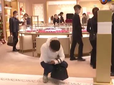 40万买卡地亚手镯被气到住院,29岁男子花41万买卡地亚手镯后续