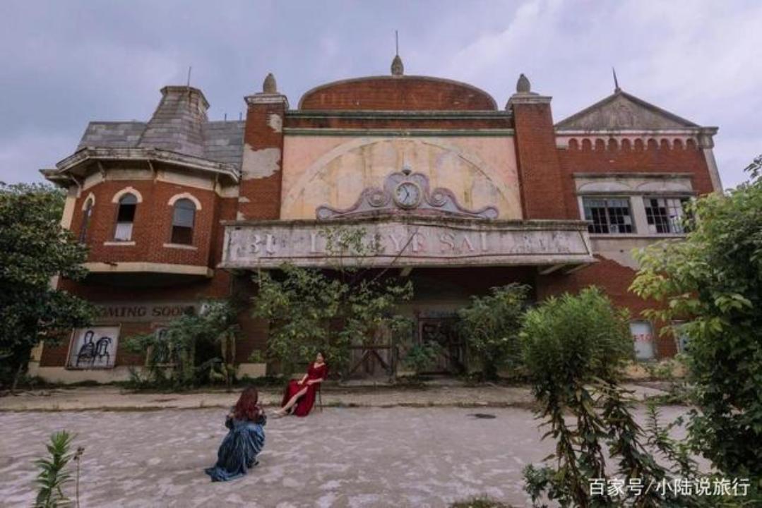 废弃的游乐园还很阴森,阴森废弃乐园