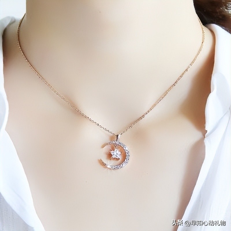 送十八岁女儿什么生日礼物合适,送女儿18岁生日礼物送什么好呢