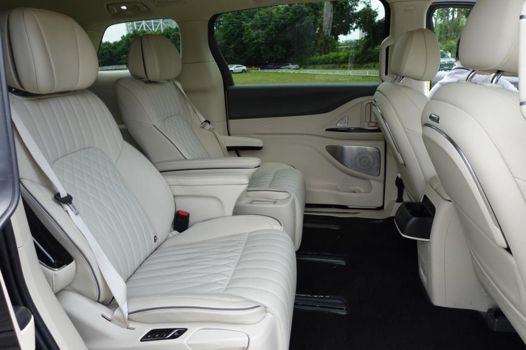 岚图梦想家价格24万起2023款,岚图梦想家预售过万