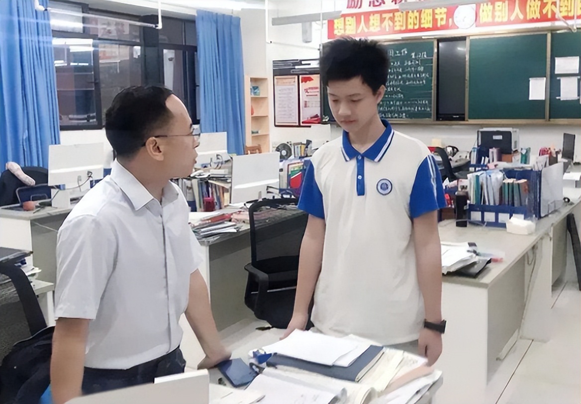 “建议取消中考并缩短学制”，人大代表这一提议，深受家长支持