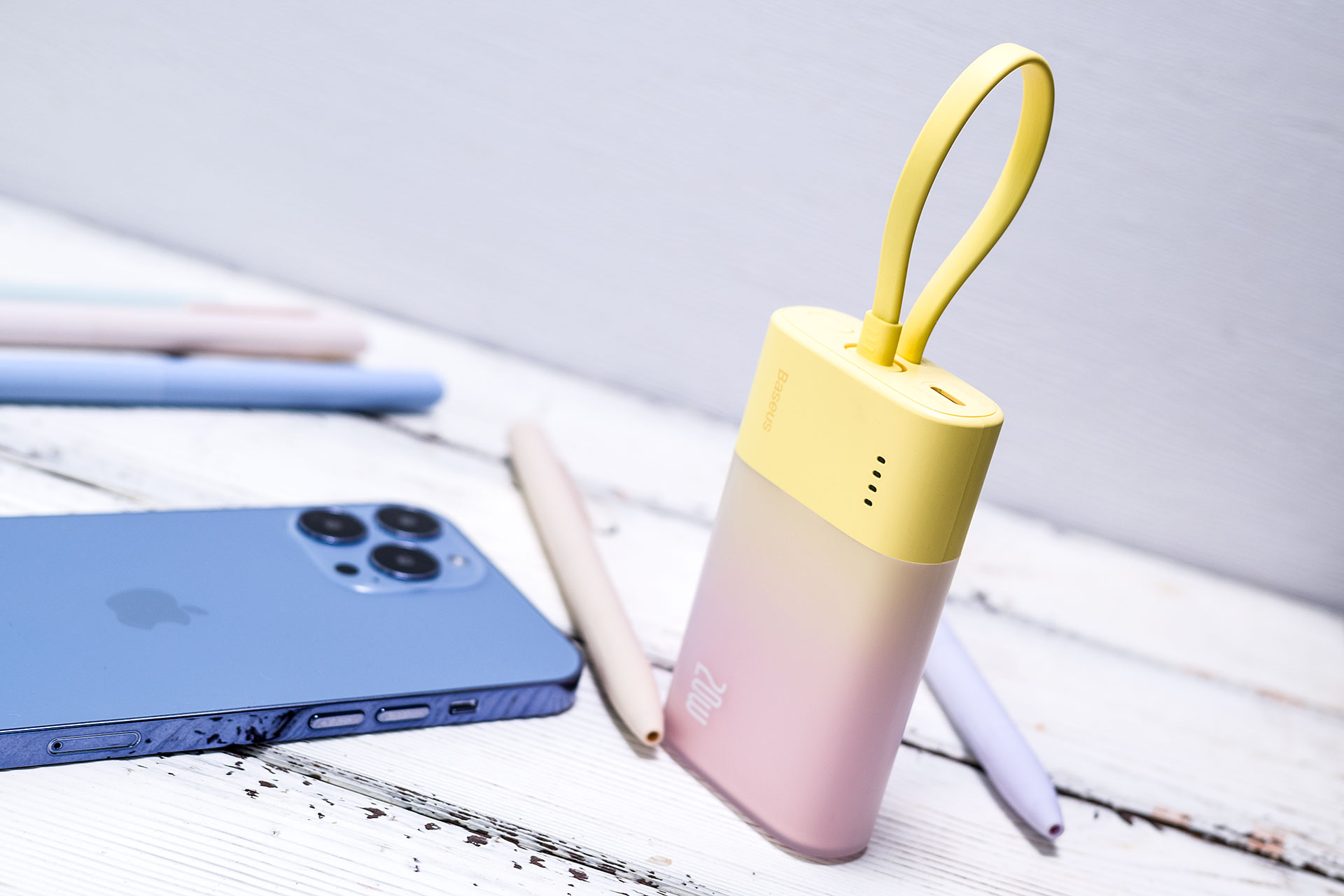 大容量快充移动电源随身携带,便携带线充电宝倍思