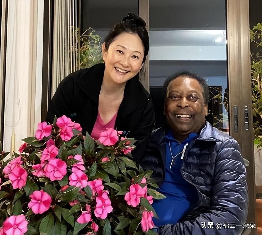 球王贝利第二任妻子,球王贝利第三任妻子