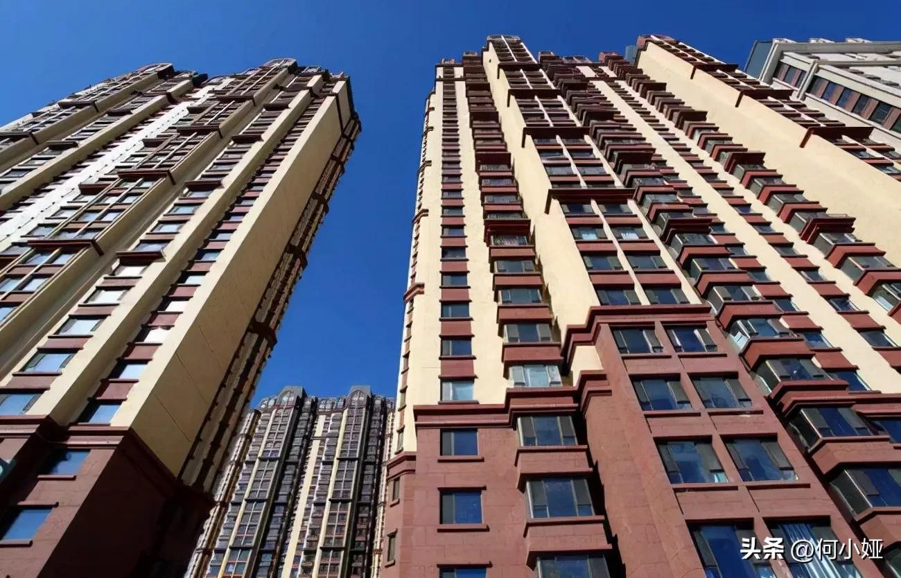 男子300万被网恋女友骗光后，净身出户，靠退休金还债！